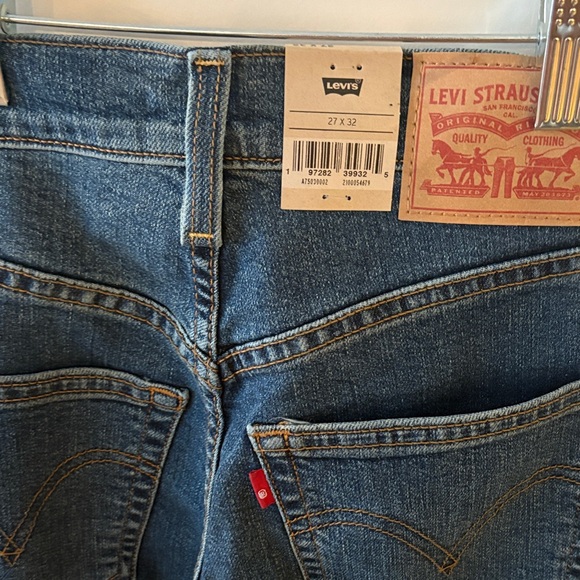Levi's Ribcage Bell Jeans NWT - Picture 4 of 10